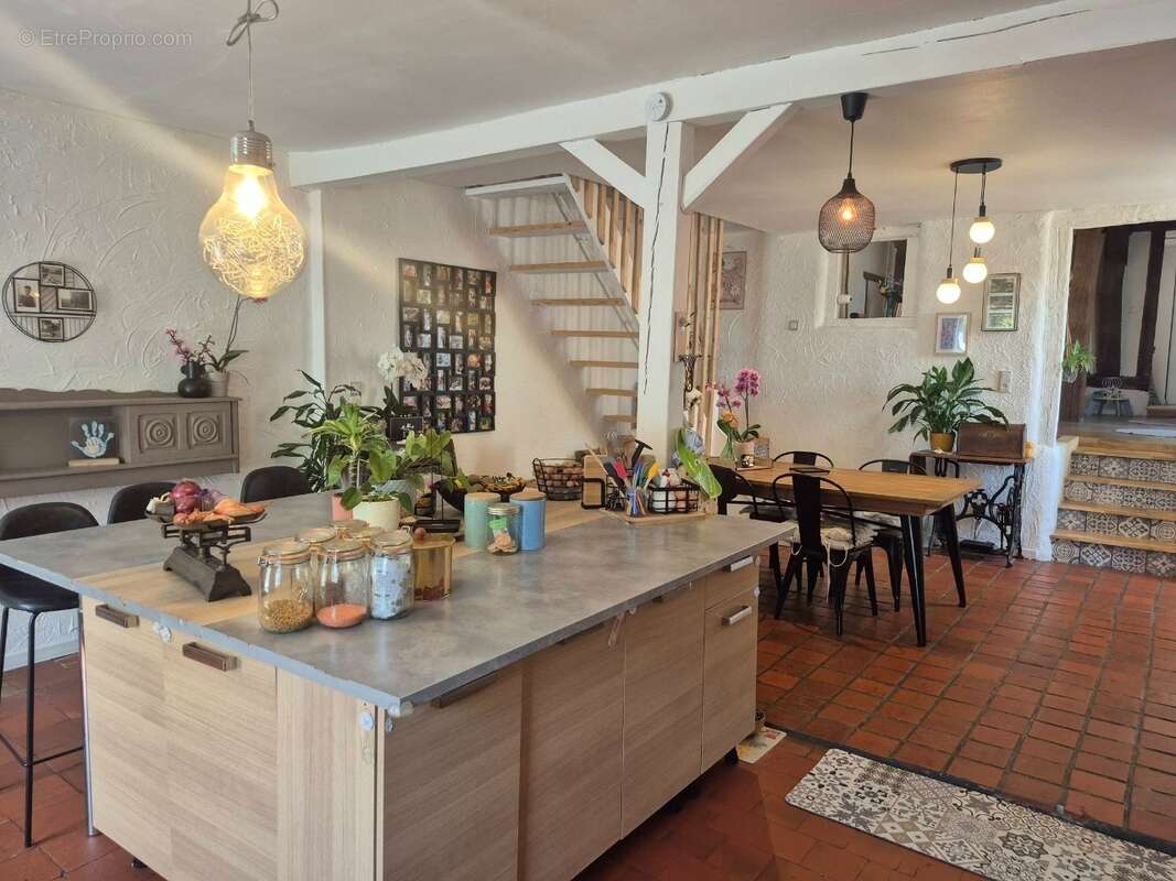 Maison 124 m² à Vierzon  - photo 2