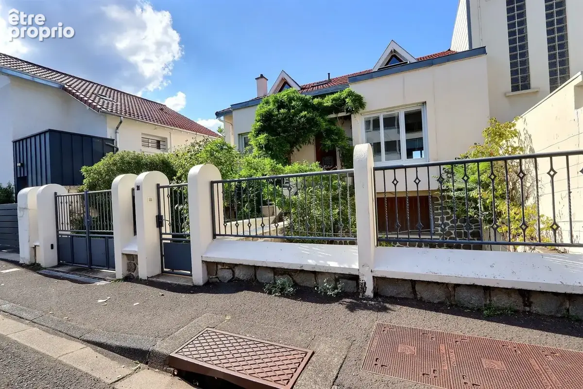 Maison 202 m² à Chamalieres  - photo 1