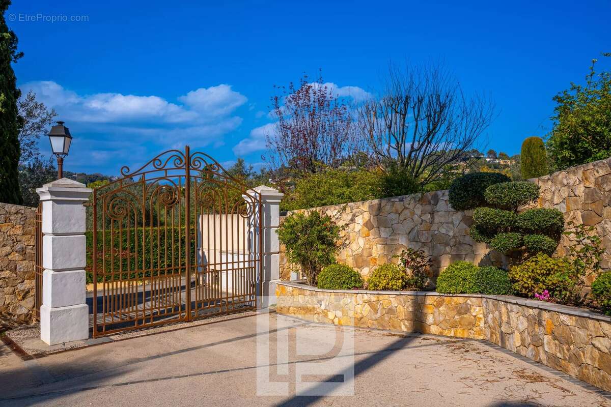 Maison à MOUGINS