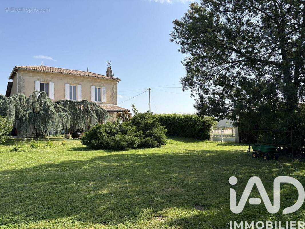 Photo 1 - Maison à LAMOTHE-MONTRAVEL