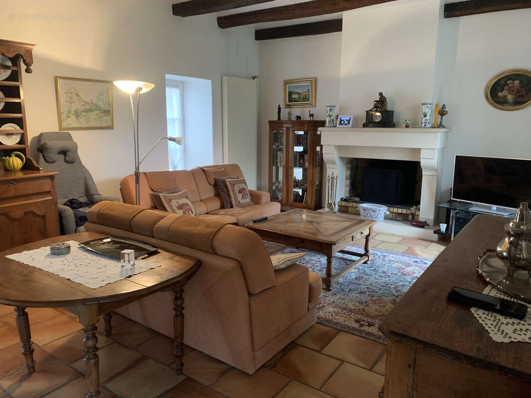 Maison à CHERVES-CHATELARS
