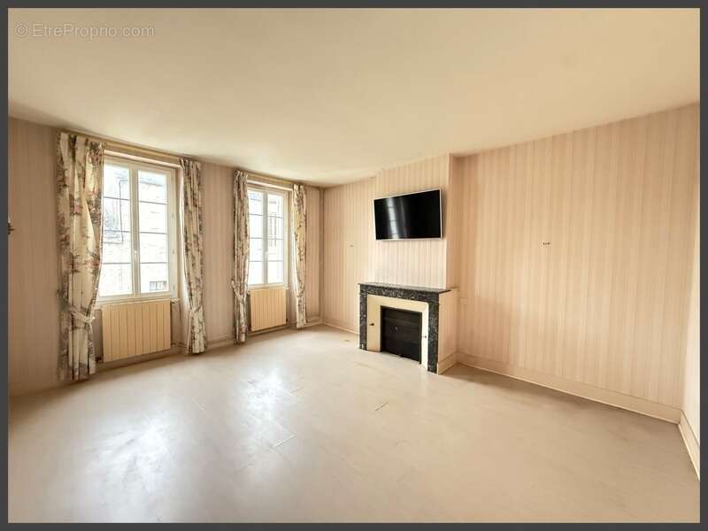 Maison à VILLEFRANCHE-DE-LONCHAT