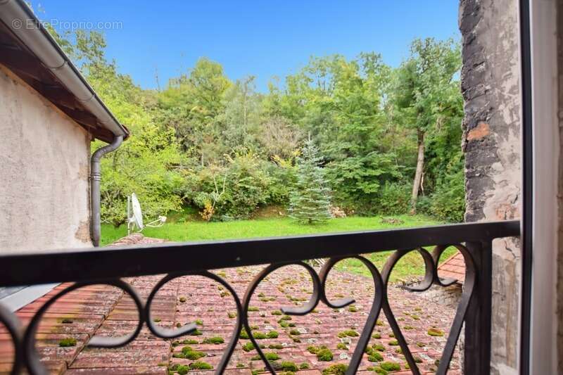 Maison à SAINT-SERNIN-DU-PLAIN