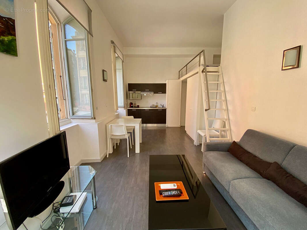 Nice Carré D'Or 1 pièce 22.62 m2 + 9.45m² Mezzanine vue place Massena - photo 7