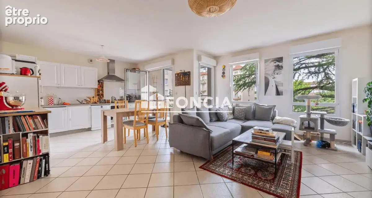 T5 de 107 m² avec terrasse, garage double et cave dans une résidence de standing - photo 2