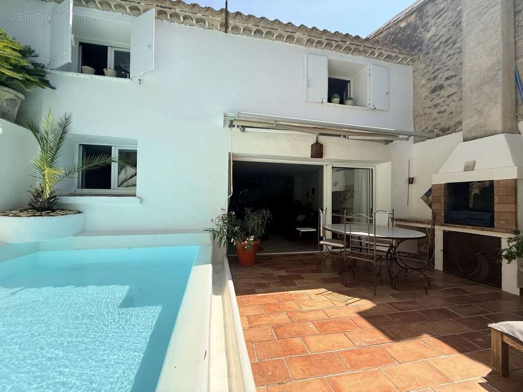 Maison à POUSSAN