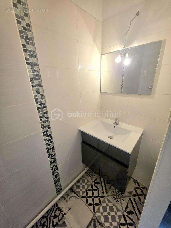 Maison à MONTELIMAR