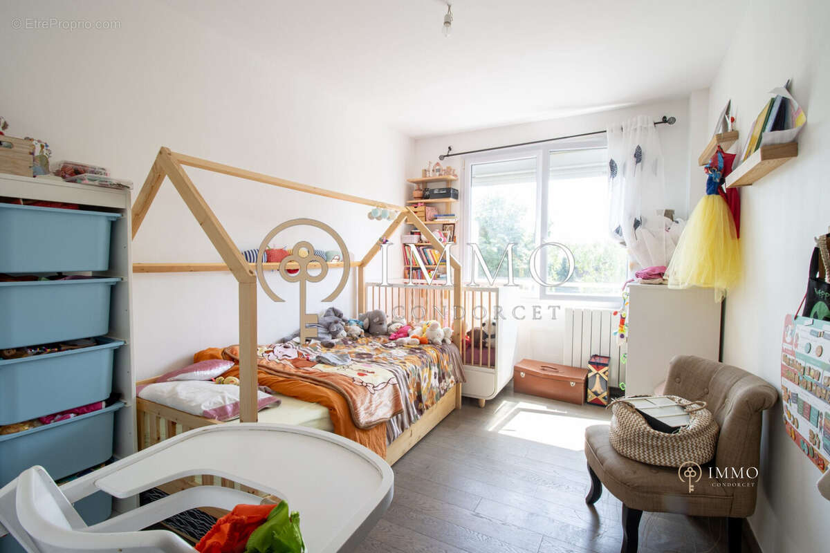 Appartement à BOURG-LA-REINE