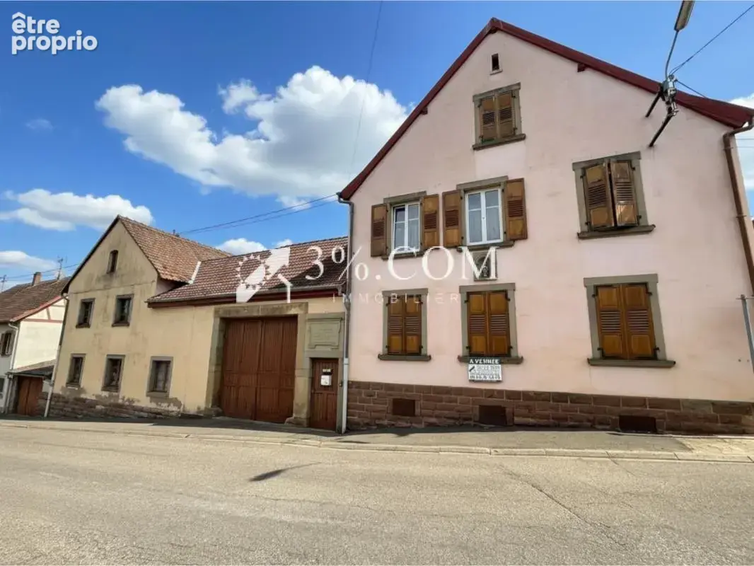 3%COM Corps de ferme avec dépendances sur 22 ares - photo 1