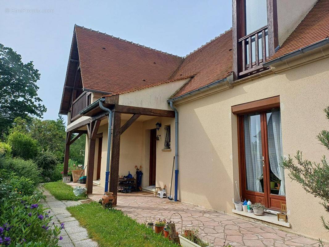 Maison à LACROIX-SAINT-OUEN