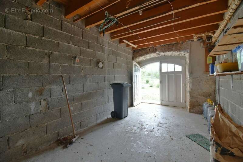 Bâtisse en pierres à TENCE / terrain de 857m² - photo 14