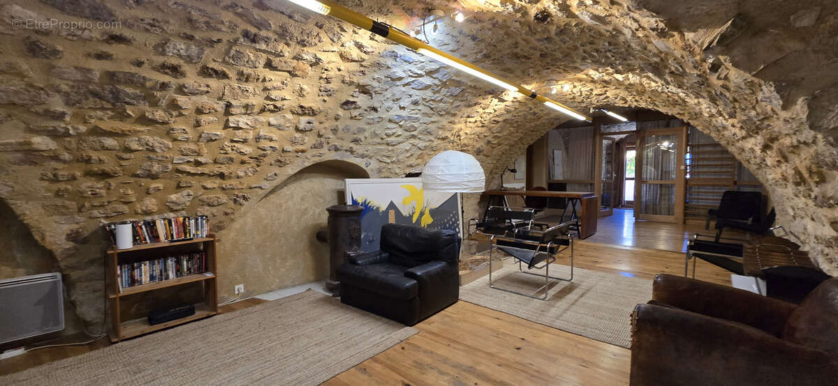 Maison à MONTPEYROUX