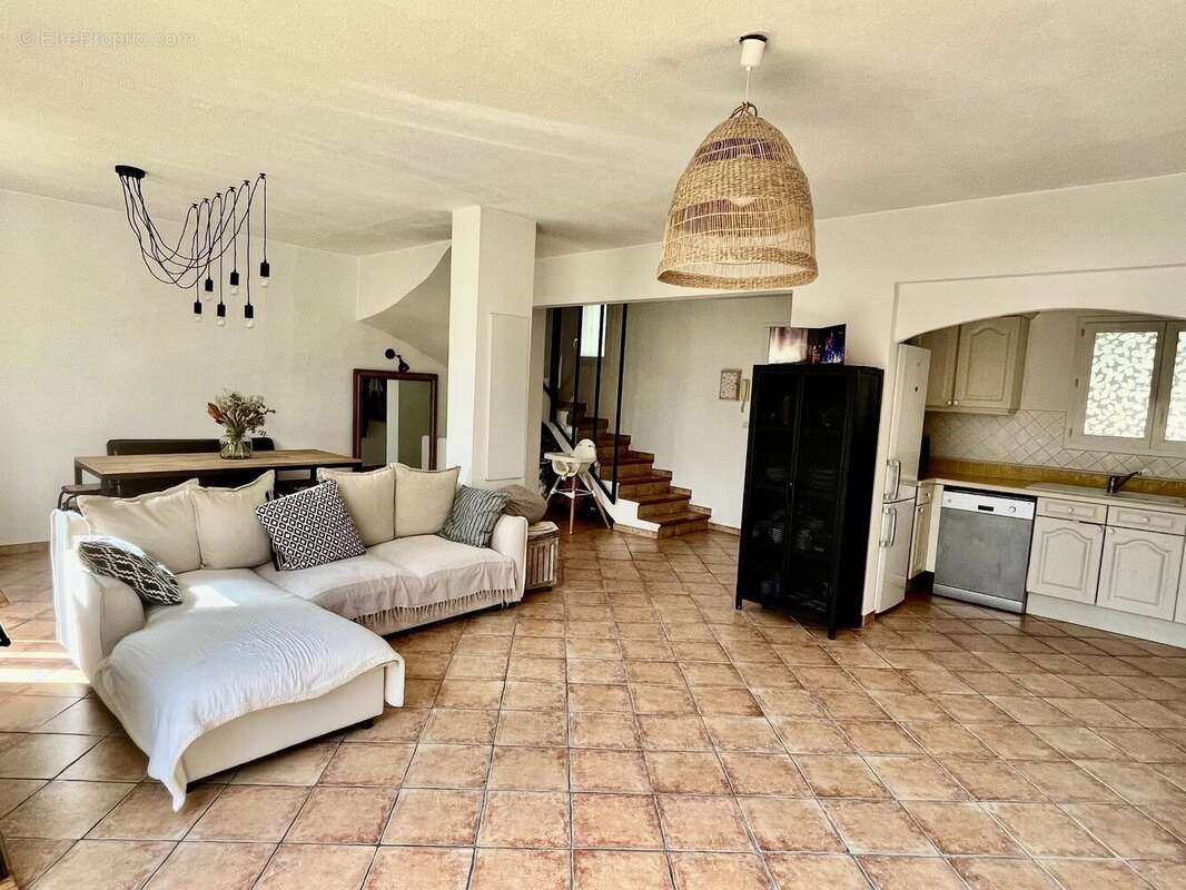 Maison à PLAN-DE-LA-TOUR