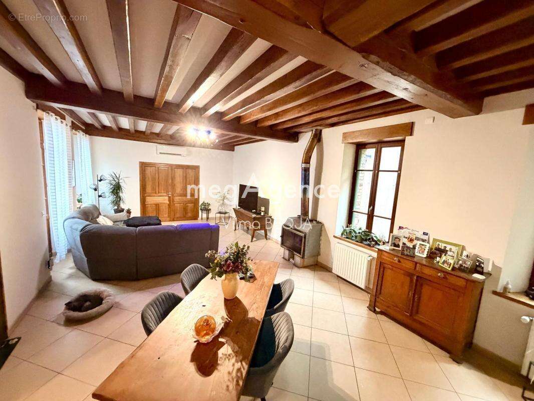 Maison à VILLEBOUGIS