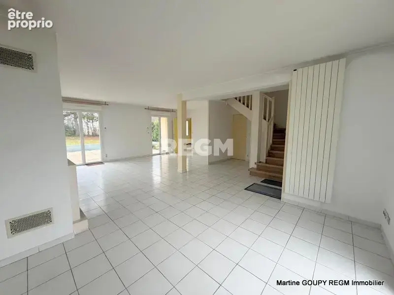 Saint-Cyr-en-Val (45590) - Maison 154 m2 carrez (158m2/sol)   4 Chbrs   Piscine   T 709 m2 - photo 6