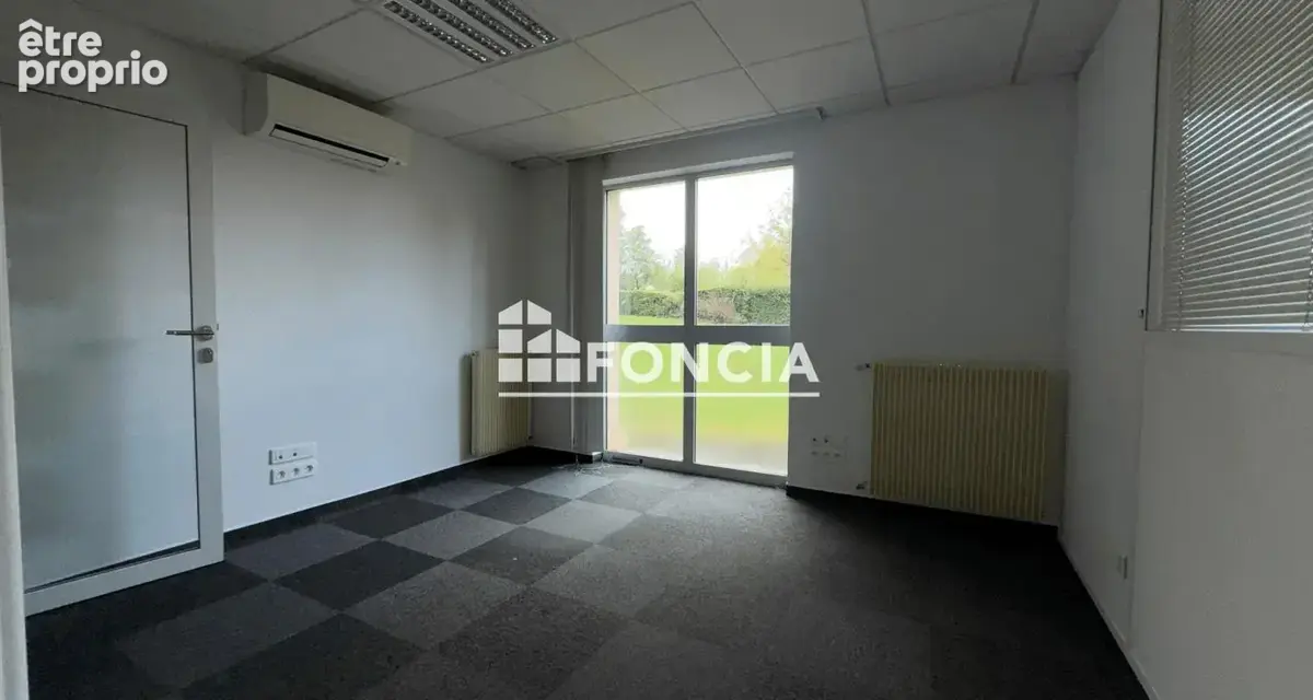 Local commercial libre sur deux niveaux de 190m2 - Quartier Saint Eloi - photo 8