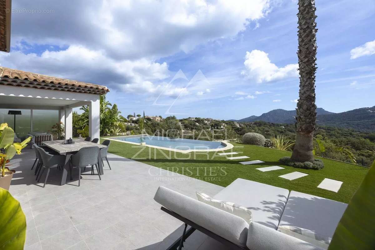 Maison à MANDELIEU-LA-NAPOULE