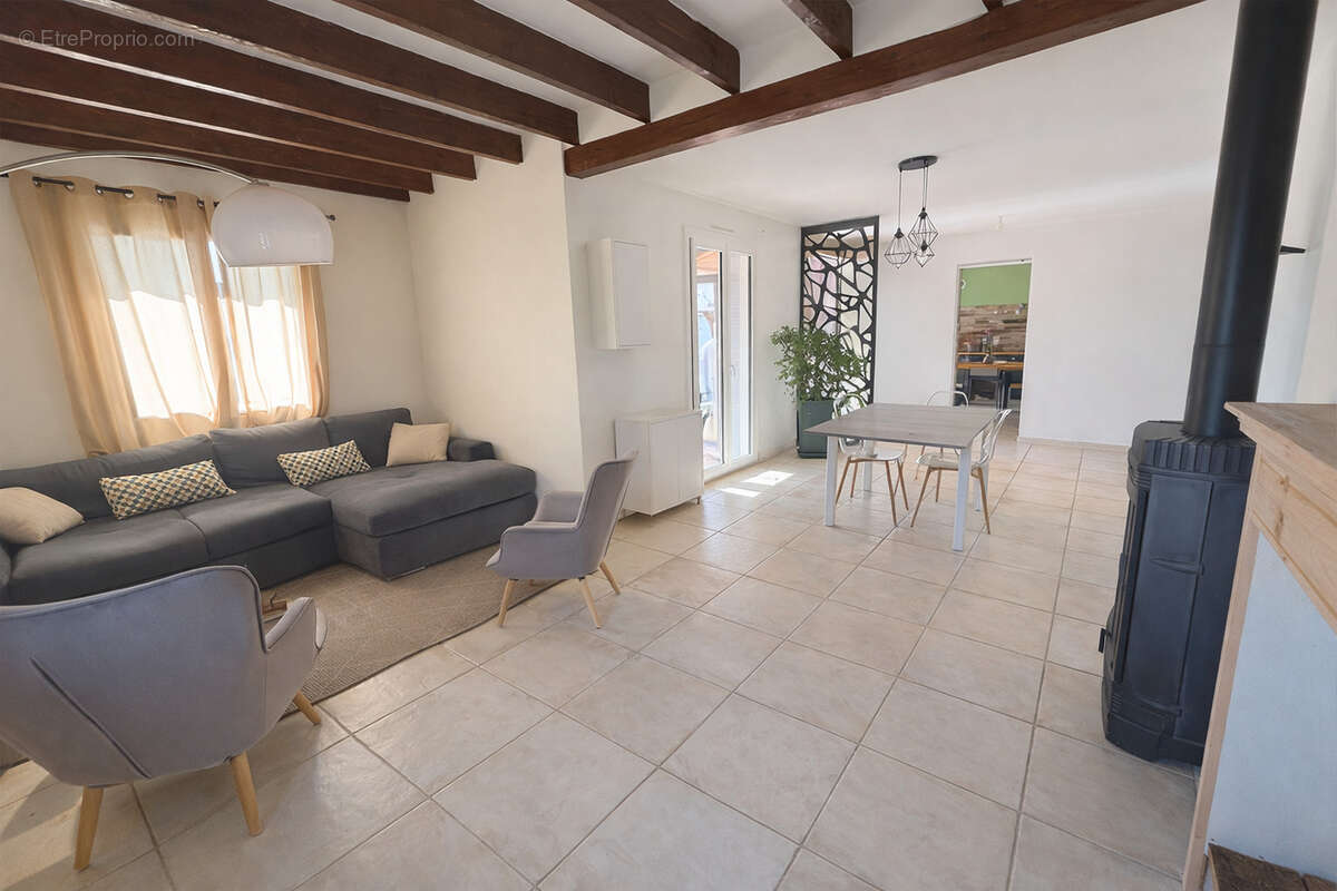 Maison à VALLON-PONT-D'ARC