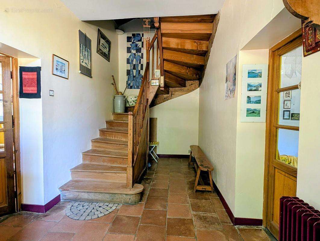 Maison Pouy De Touges 7 pièces 253 m2 avec 14 hectares - photo 4