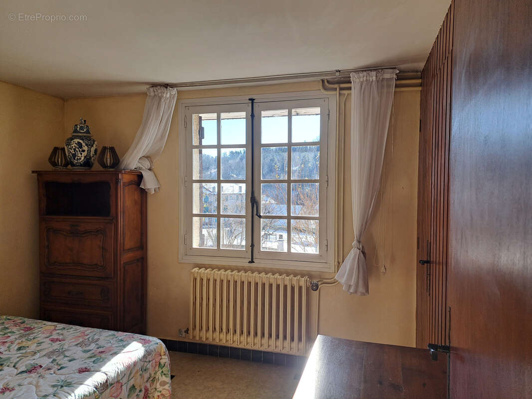 Maison à LE CHAMBON-SUR-LIGNON