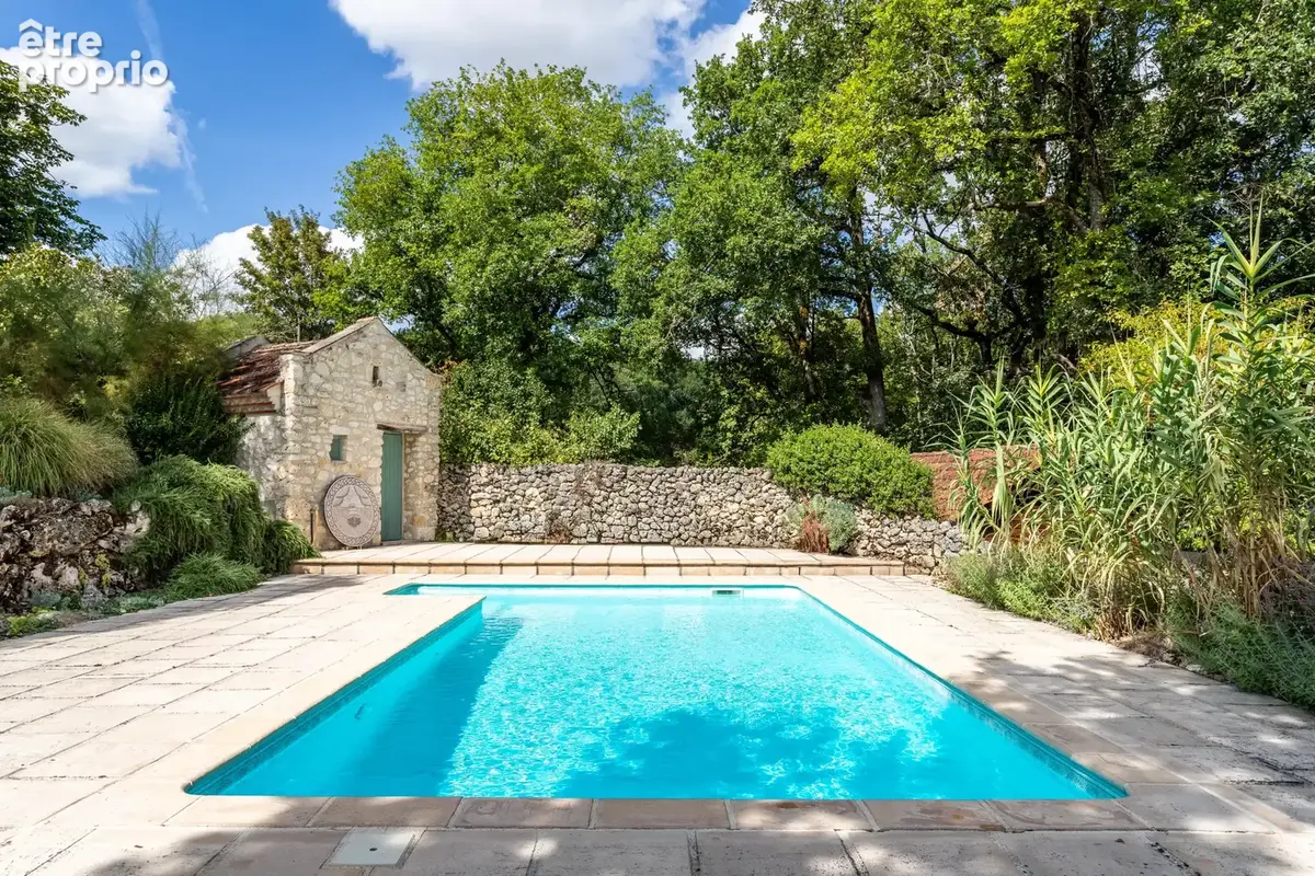 Maison de campagne avec piscine, atelier de poterie, dépendances et garage - photo 9