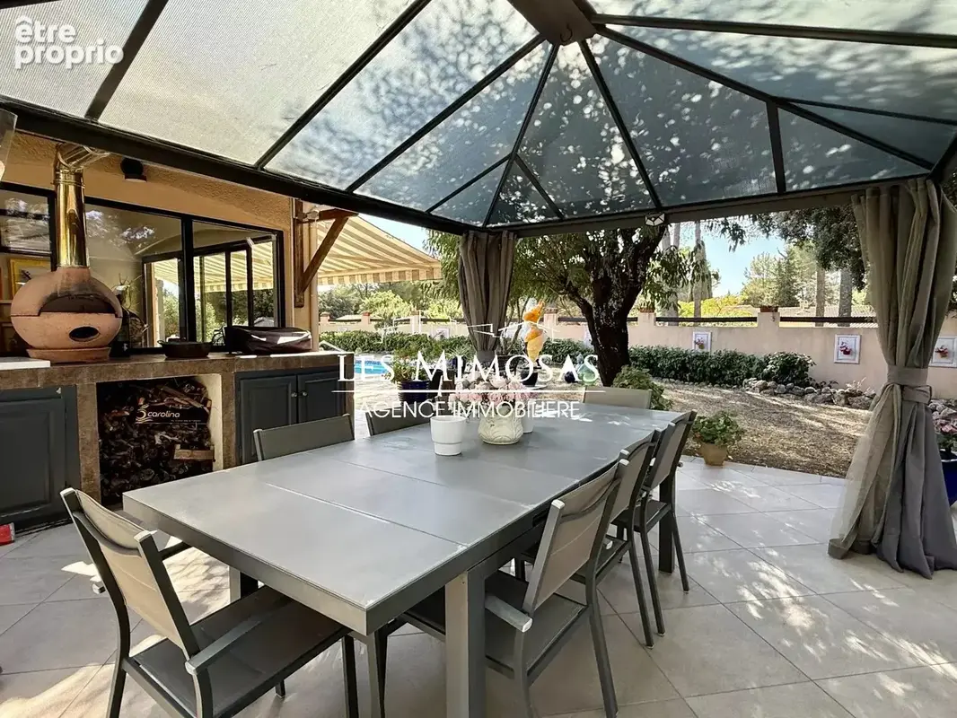 Vidauban, maison de plain-pied  – terrain 2500m² – piscine – garage - photo 6