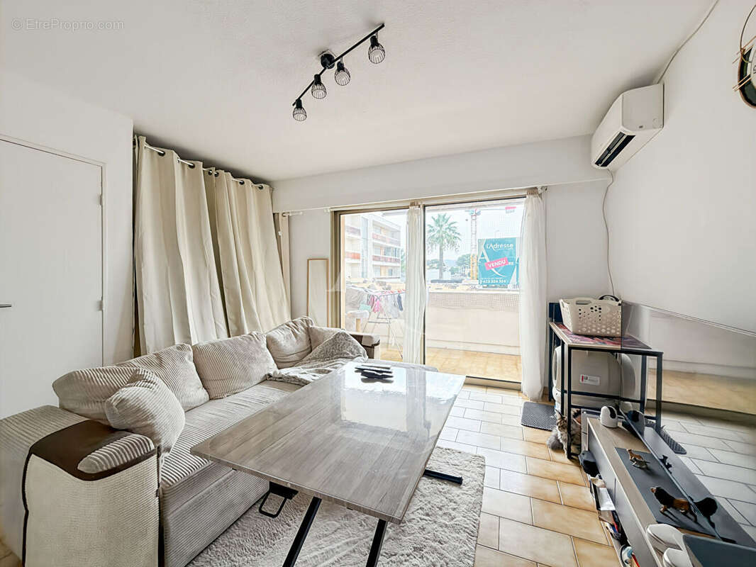 Appartement Le Cannet 1 pièce 27.41 m2 terrasse ouest cave commerces - photo 7