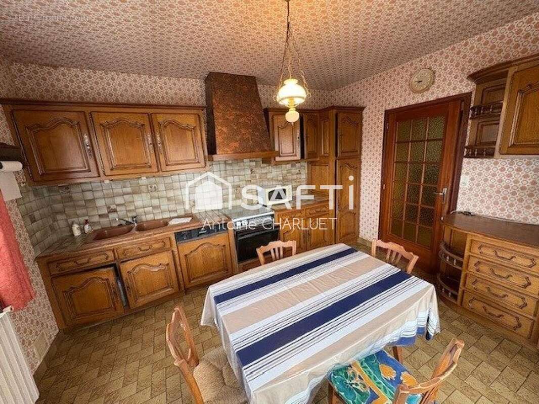 Maison 102 m² à Paulnay  - photo 2