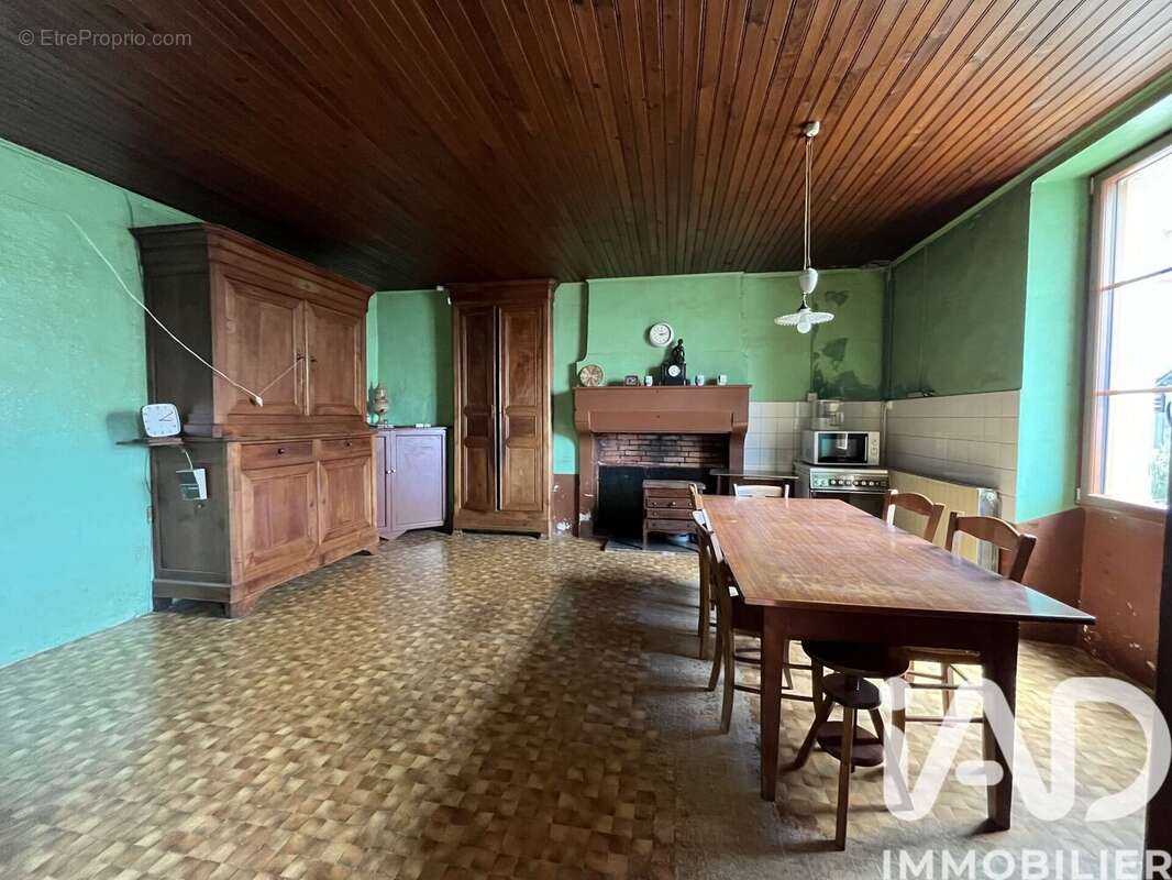 Maison 123 m² à Lussac  - photo 3