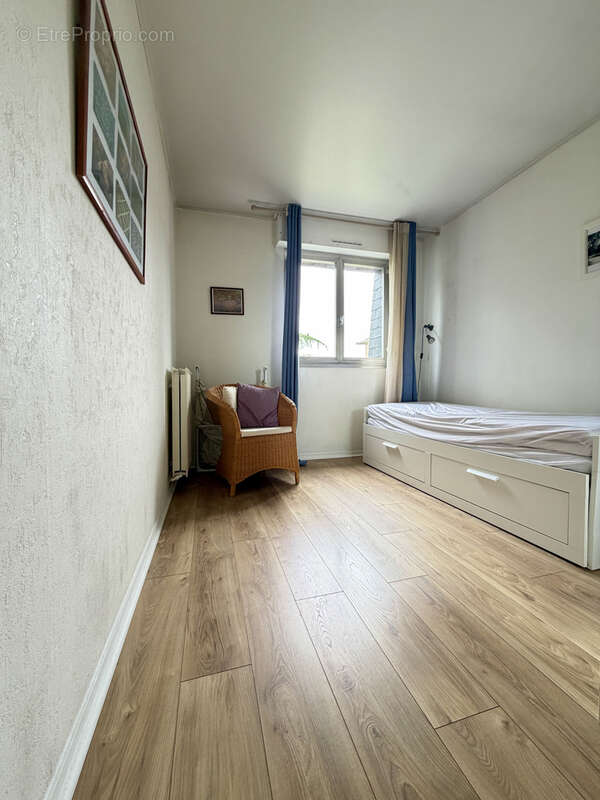Appartement à BURES-SUR-YVETTE