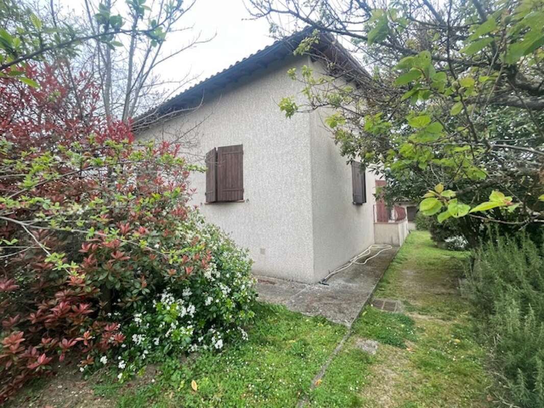 Maison à LA SALVETAT-SAINT-GILLES