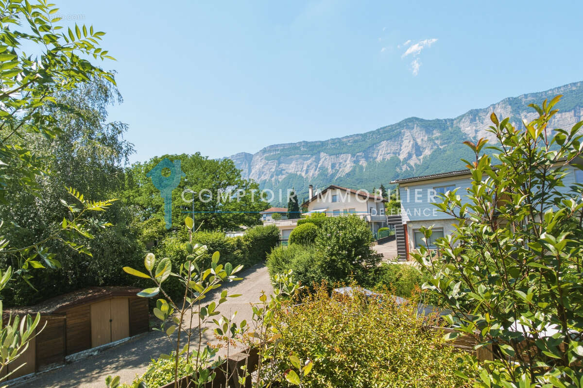 Appartement à SAINT-ISMIER
