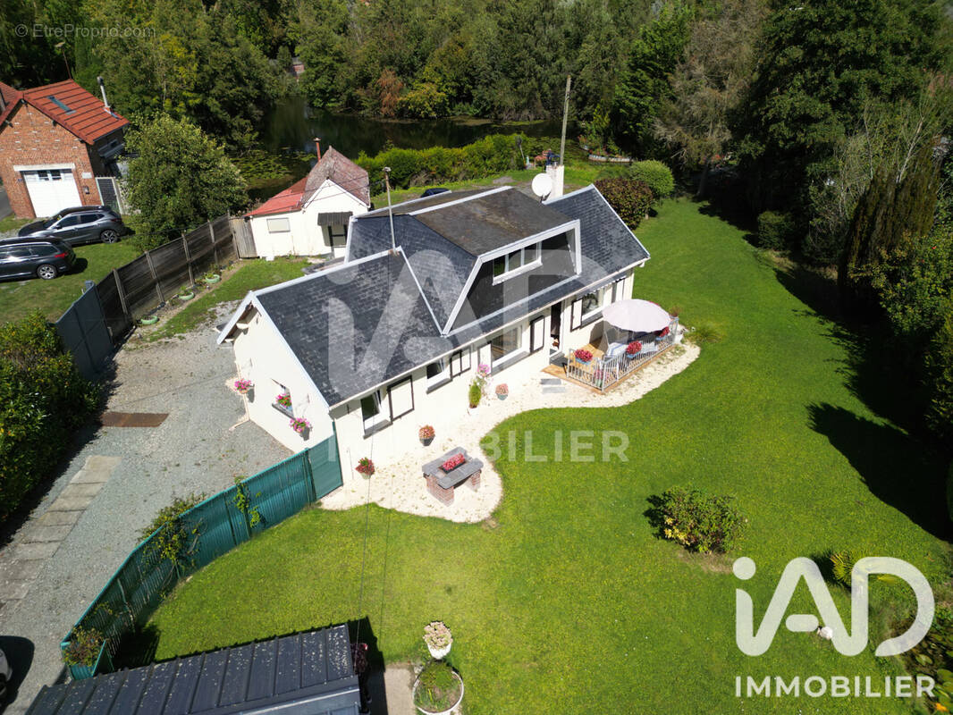 Photo 1 - Maison à LA NEUVILLE-LES-BRAY