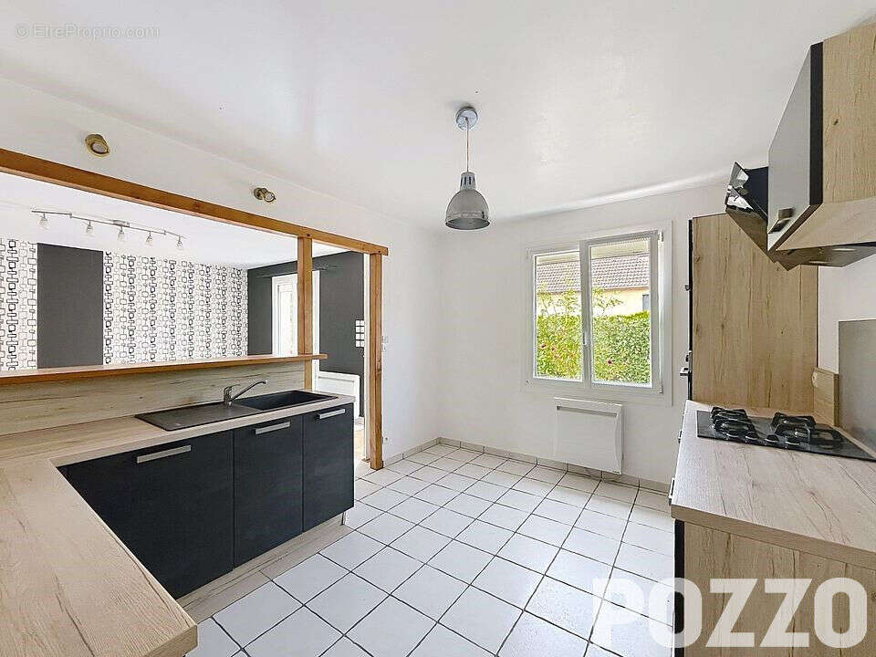 A VENDRE - Maison de 107.35 m² - proche de condé sur vire - photo 2