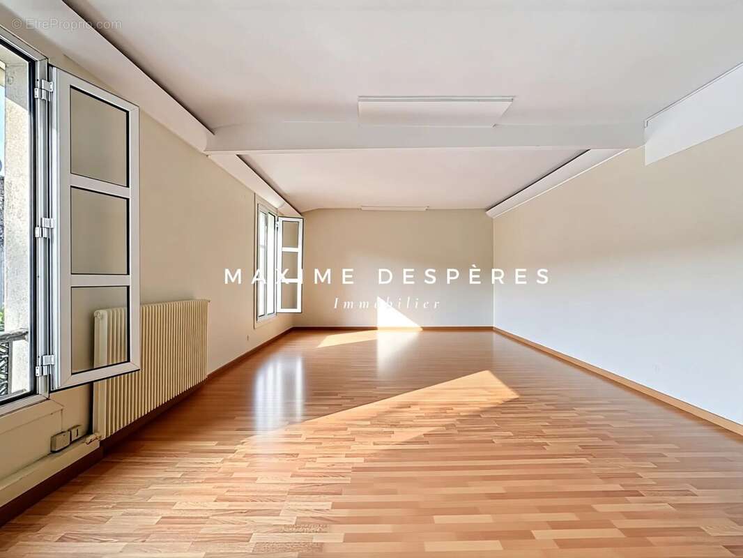 Appartement à NEUILLY-SUR-SEINE