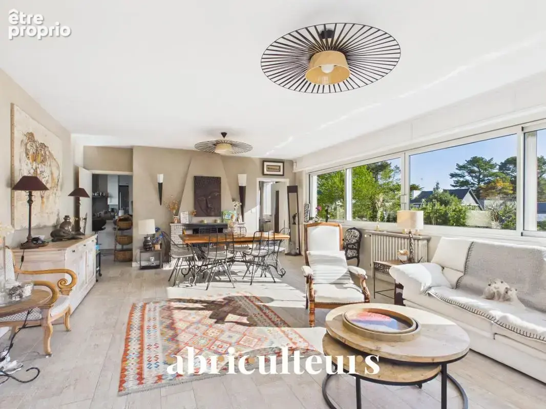 Splendide villa familiale à 80 m de la Grande Plage – 205 m² – 8 chambres – Jardin paysager, terrasse et grand garage – Carnac P - photo 3
