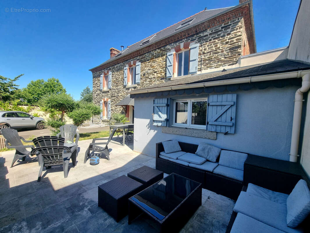 Propriété de caractère en pierre 9 pièces 197m2 hab - BOURGBARRE - photo 4