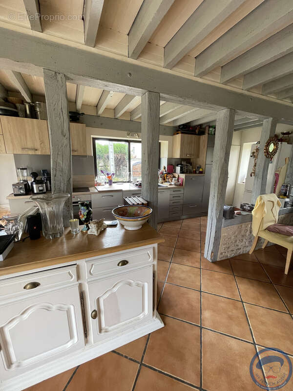 Maison à FONTAINE-LES-BASSETS