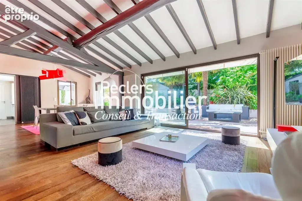 Propriété de caractère au cœur de Rueil-Malmaison – 250 m² avec jardin et dépendances - photo 4