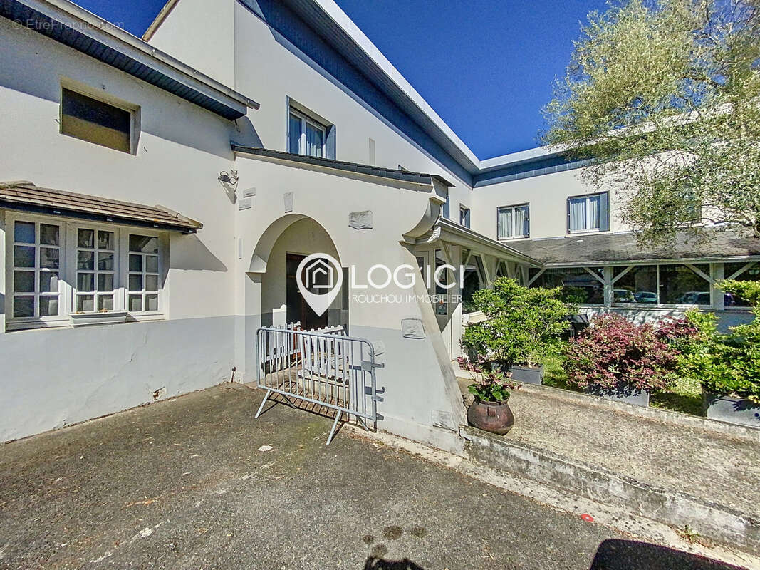 Commerce à SEVIGNACQ