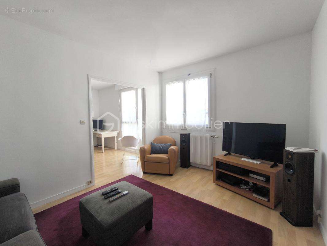 Appartement T5 - 92m2 - 3 chambres - A 10min à pied du port - photo 4
