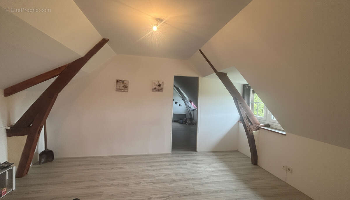 Maison à DAMVILLE