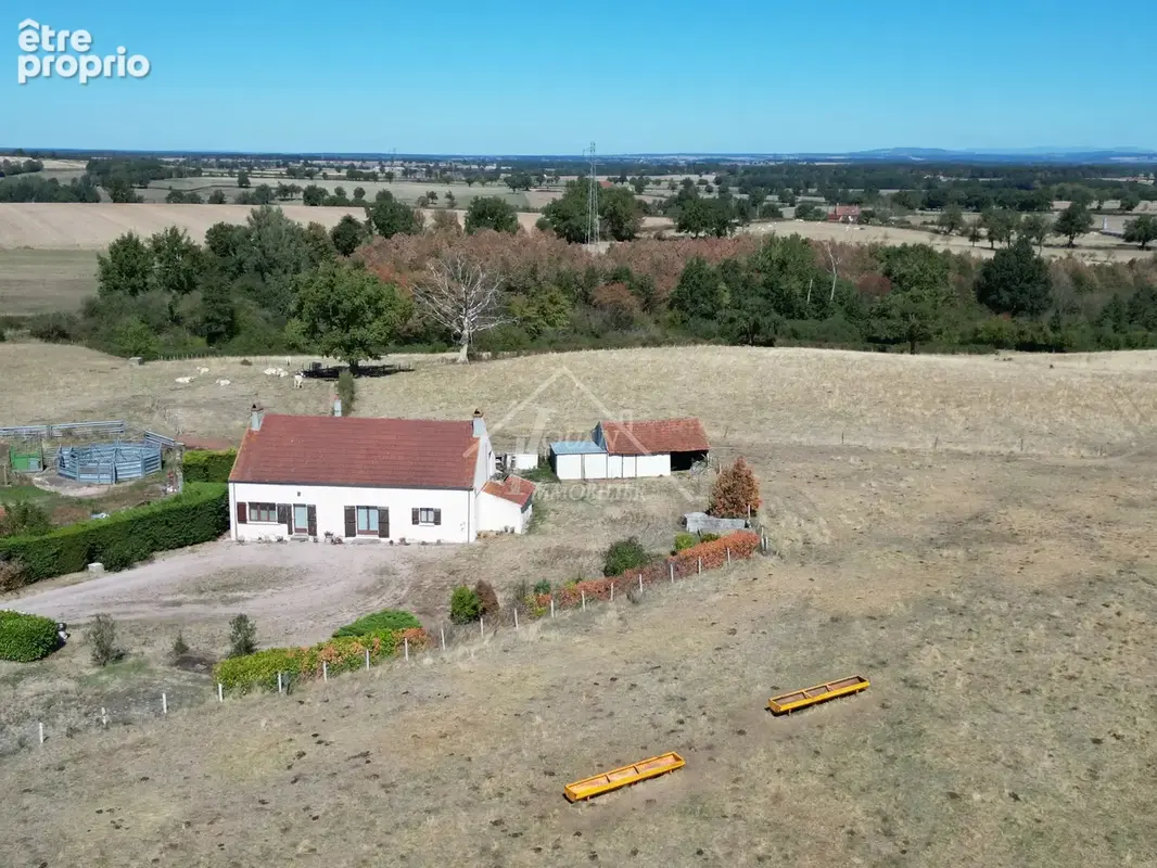 Charmante maison à Liernolles avec terrain et puits - photo 12