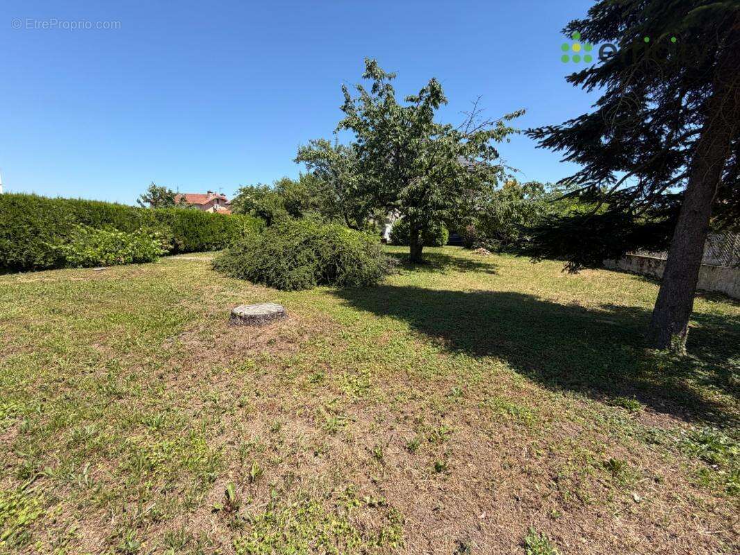 Terrain 580 m² à Venissieux  - photo 2
