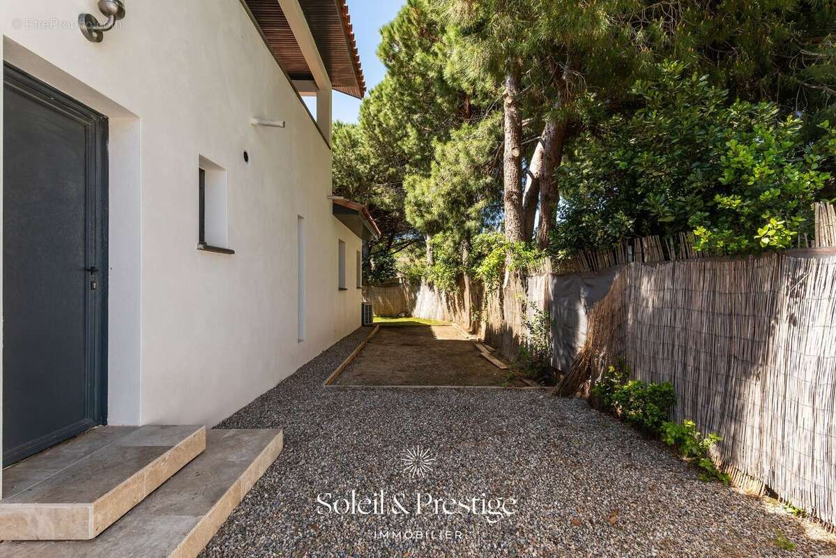 LE GRAU D'AGDE- Villa avec piscine - photo 26