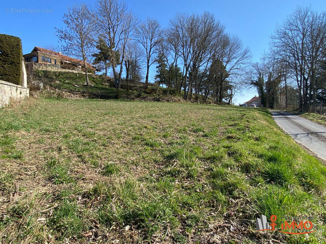 Terrain à LAPTE