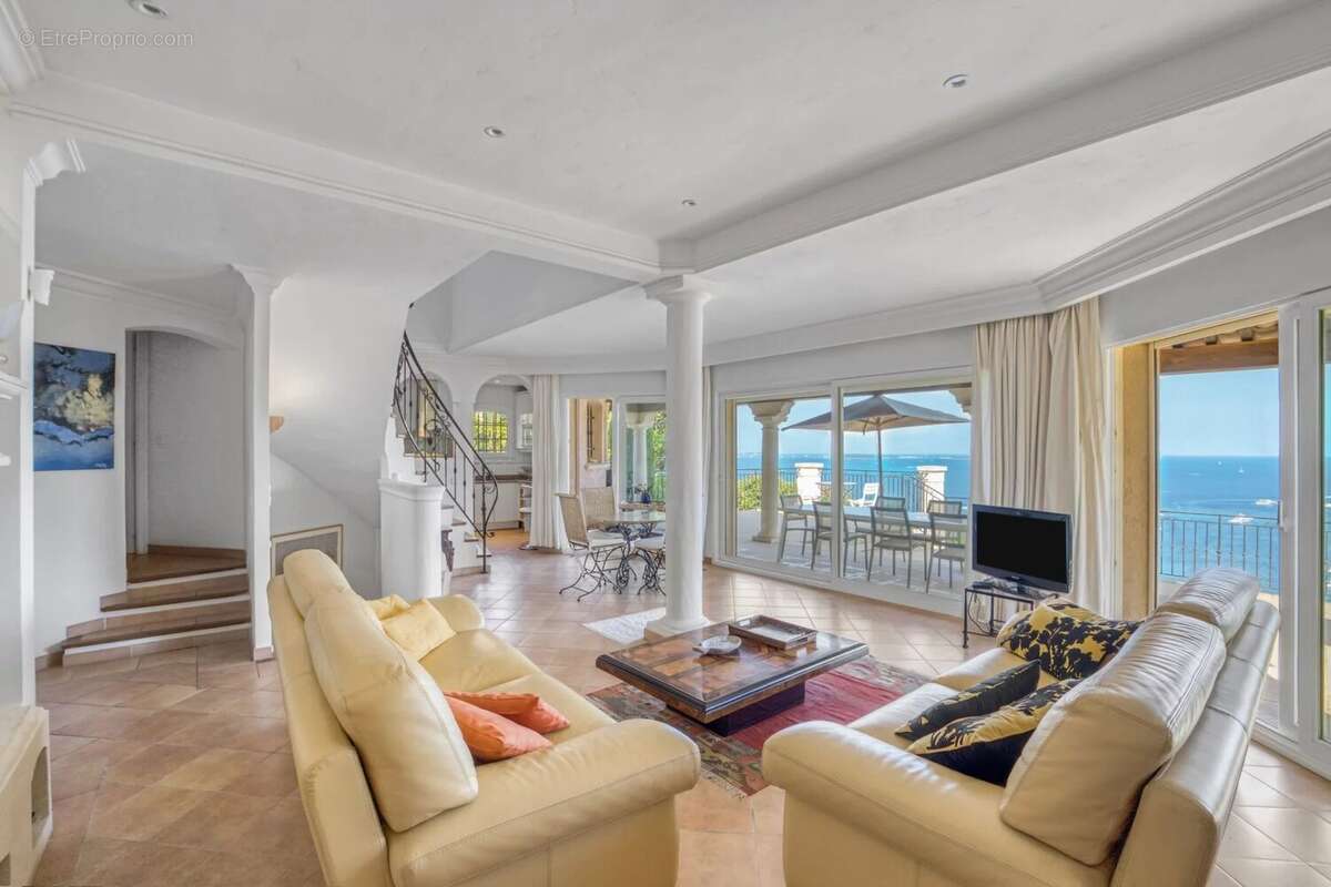 Maison à THEOULE-SUR-MER