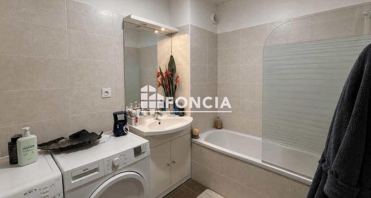 Appartement à NEUVILLE-SUR-SAONE