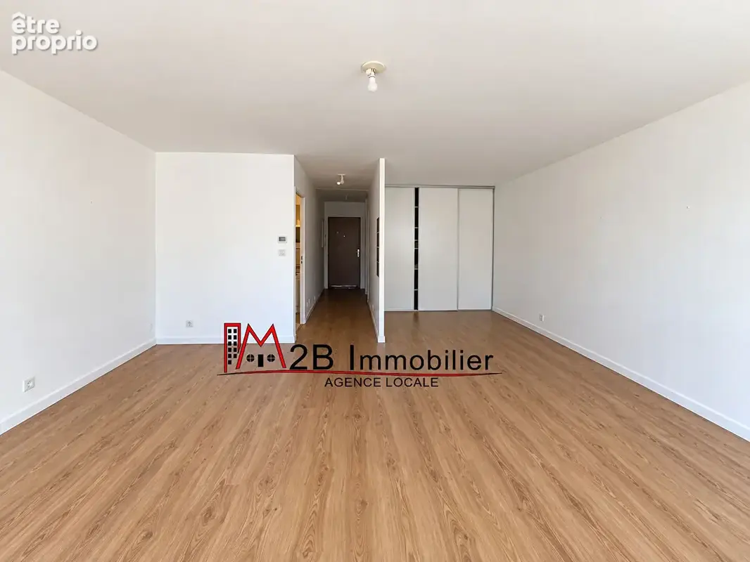Beau f2 /parking/ascenseur - lagny centre - photo 3