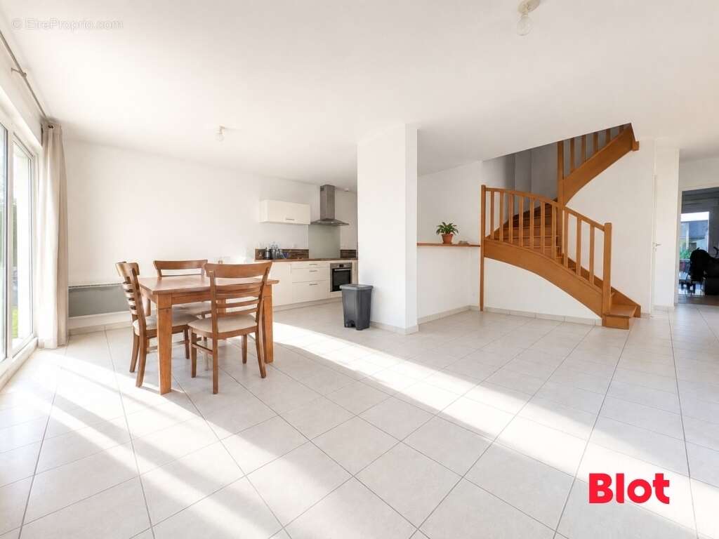 Maison 104 m² à Brece  - photo 4